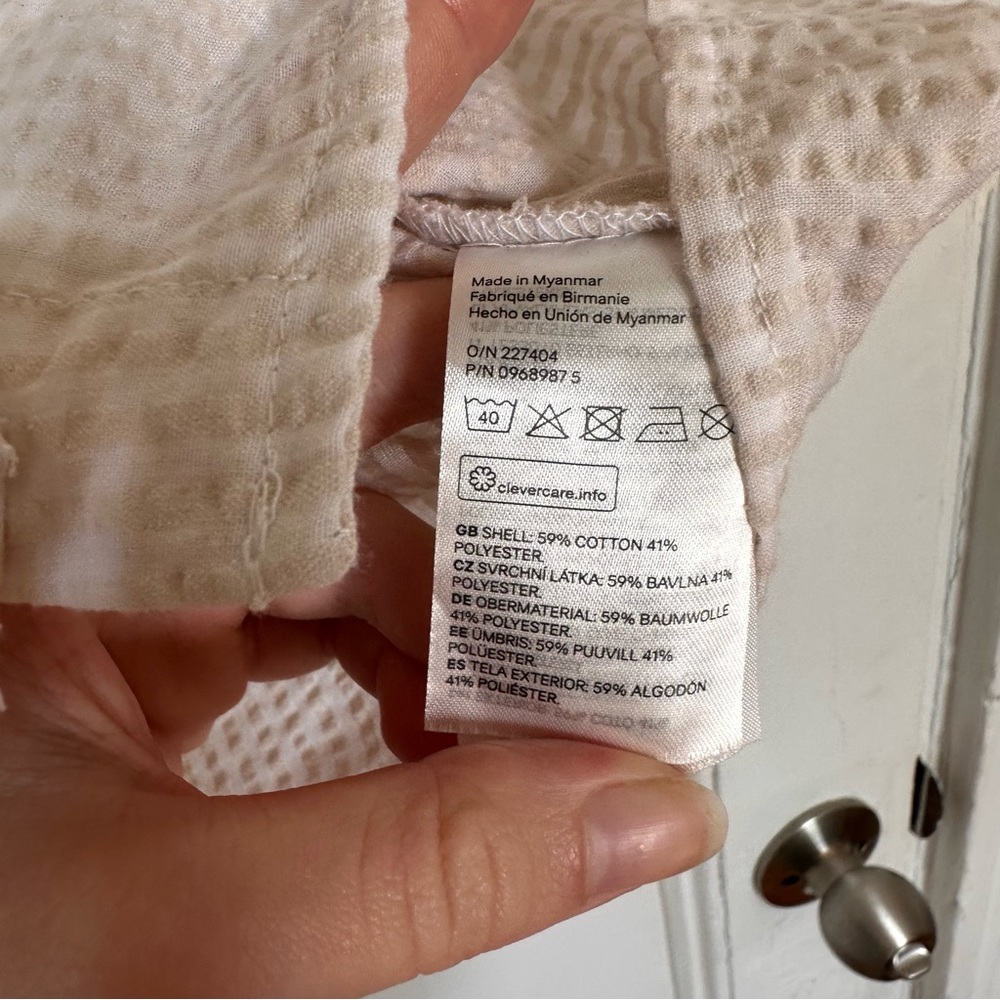 H&M Cream and White Checkered Collared Button Up Crop Top - Picture 9 of 10